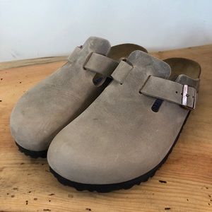 Birkenstock tobacco brown clogs